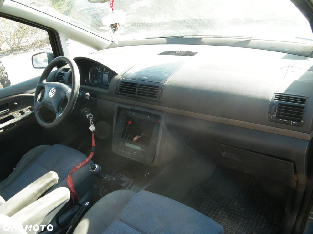 Volkswagen Sharan I FL (95-00r.) 1.9 TDI 115KM. Silnik AUY Skrzynia EHH lakier LC5W. Cały na części. GWARANCJA !!!  Przód Tył Zestaw Komplet Drzwi Klapa Zderzak Błotnik Maska Grill Atrapa Szyba Pas Lampa Lusterko Boczki Fotel Kanapa Kokpit Deska Rozdzielcza Przełącznik Włącznik Sterownik Przewody Wiązka Instalacja Moduł Komputer Czujnik Listwa Pompa Alternator Wtryski Głowica Rozrusznik Kompresor Sprzęgło Dwumas Silnik Skrzynia ABS Klimatyzacji Paliwa Wspomagania Kolektor Turbina Przepustnica Zawór Chłodnica Koło Hak Belka Sanki Zawieszenie Mcpherson Półoś Amortyzator Wydech Tłumik Zacisk Most - 15