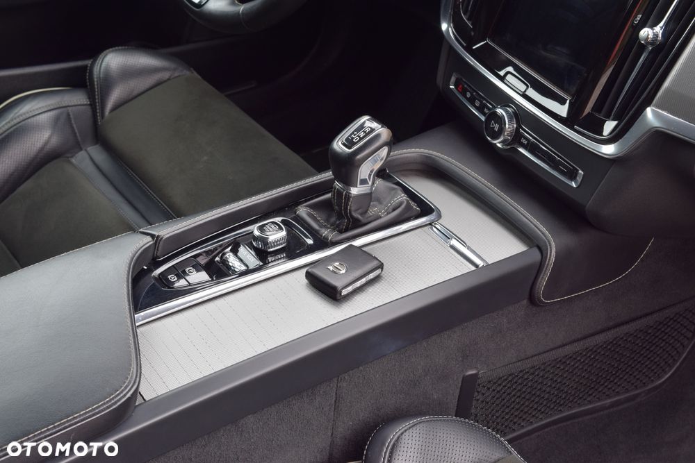 Volvo S90 D5 AWD R-Design - 21