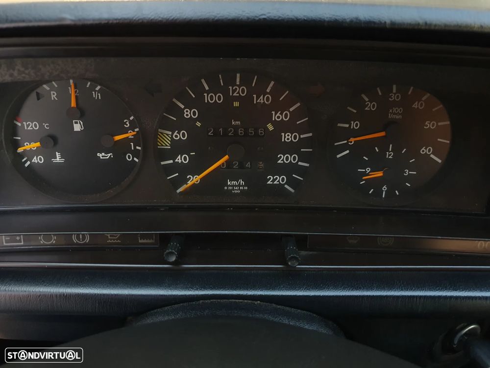 Mercedes-Benz W201 (1982-1993) 190 D 2.5 Turbo - 9