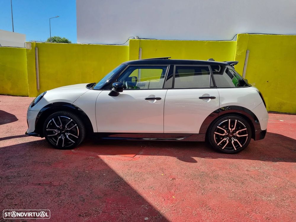 MINI 5 Portas Cooper Premium Plus JCW Auto - 6