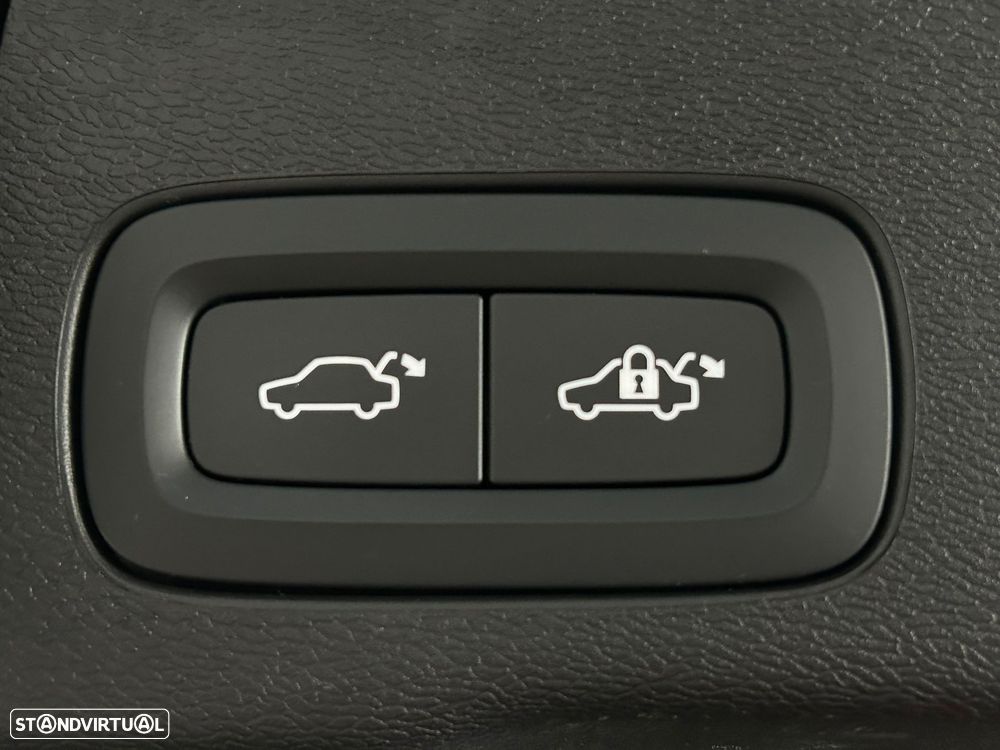 Volvo XC 60 2.0 T6 PHEV Inscription AWD - 7