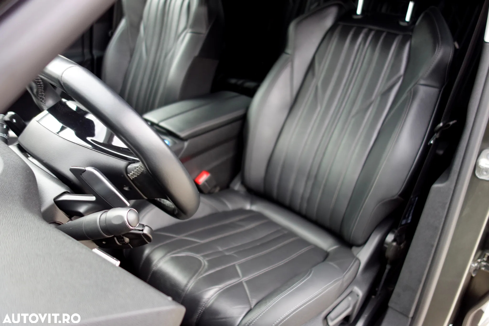 Peugeot 5008 1.6 Puretech Turbo s&s EAT8 Allure - 24