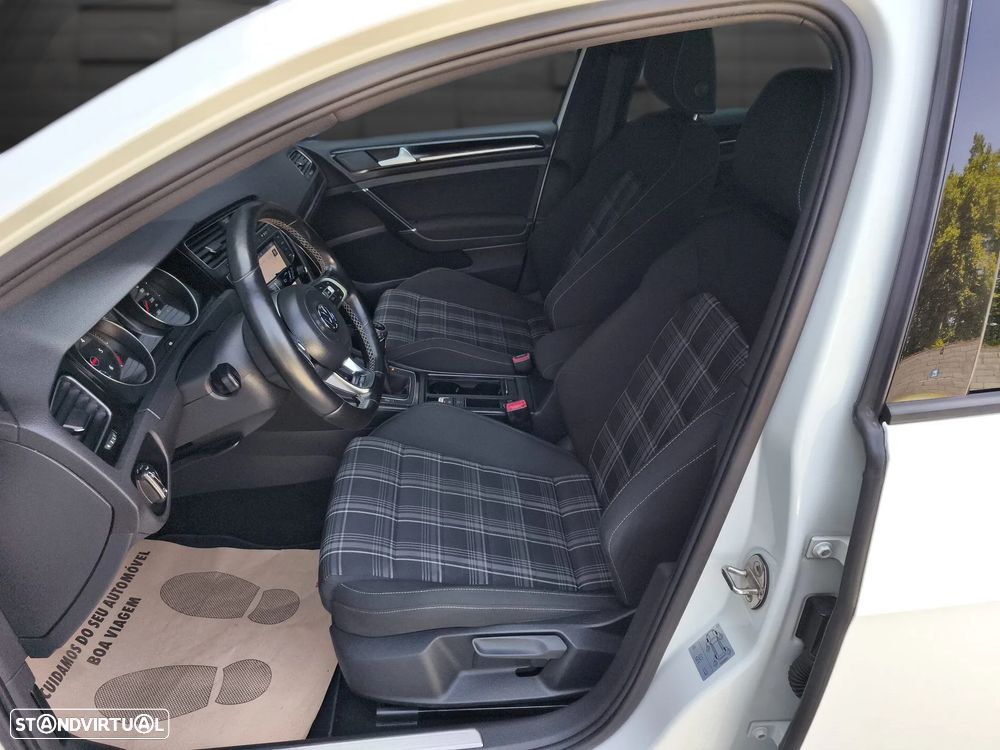VW Golf 2.0 TDI GTD - 9