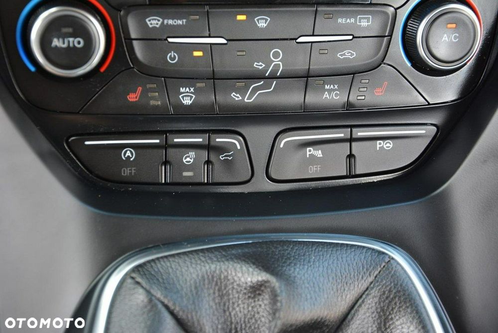 Ford Kuga 2.0 TDCi 4WD Titanium - 33