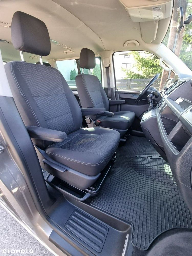 Volkswagen Multivan - 12