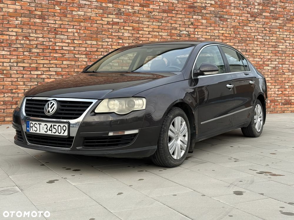 Volkswagen Passat 2.0 TDI DPF Highline - 14