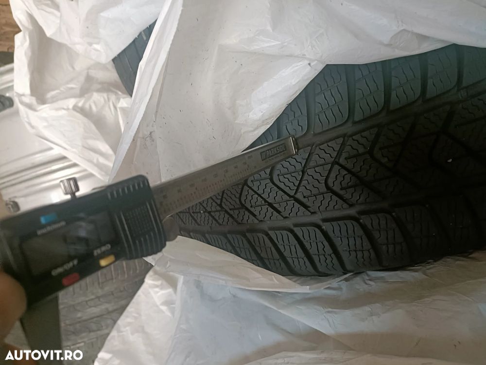 Jante aliaj/aluminiu BMW cu cauciucuri de Iarna 205/60/16, Dot 2024, 8mm - 11