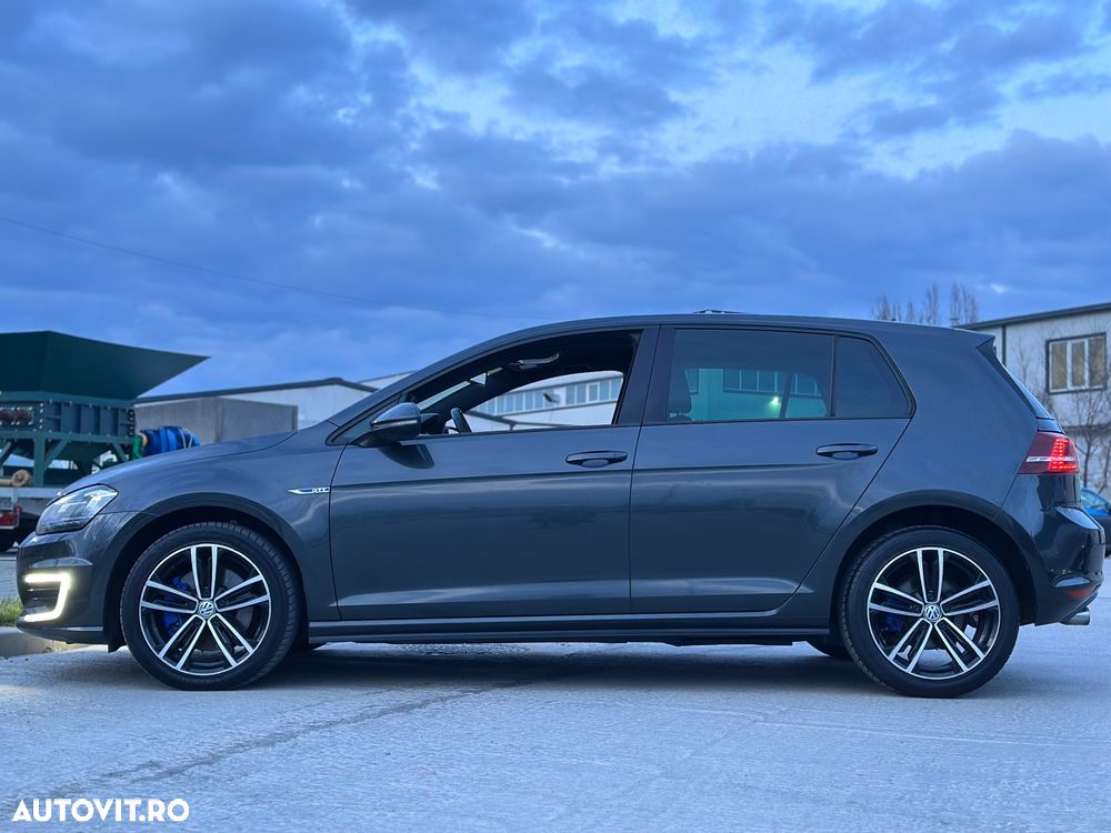 Volkswagen Golf - 17