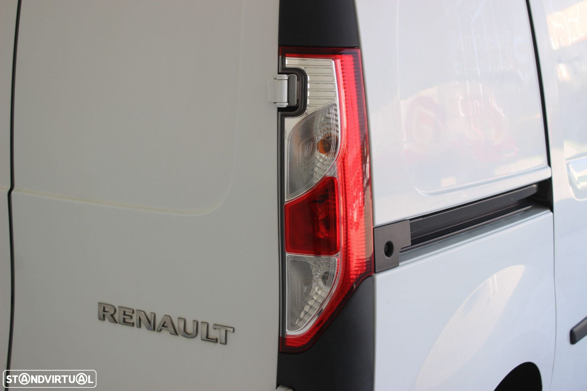 Renault Kangoo 1.5 DCI 75CV - 6