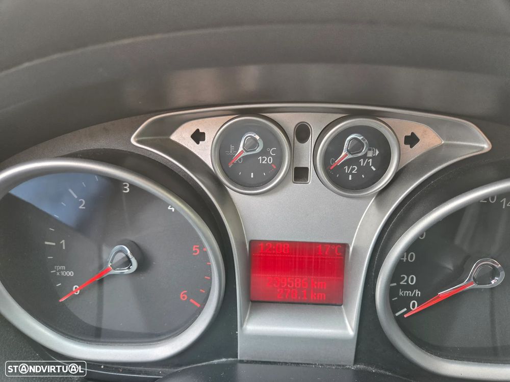 Ford Focus SW 1.6 TDCi Sport WRC - 8