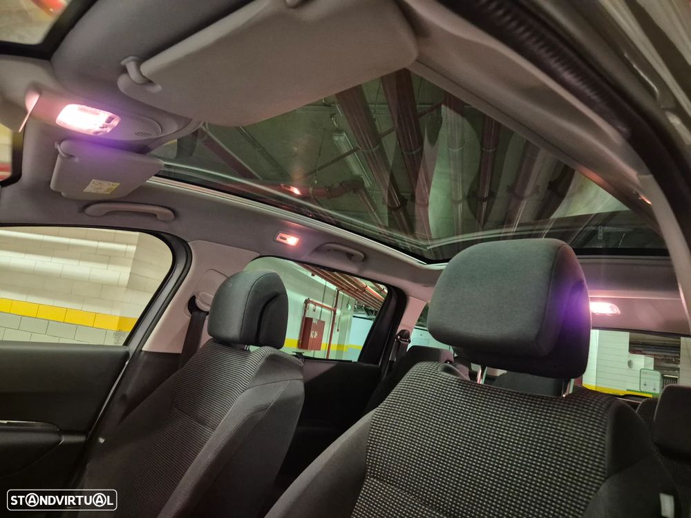 Peugeot 5008 1.6 HDi 7L Allure - 27