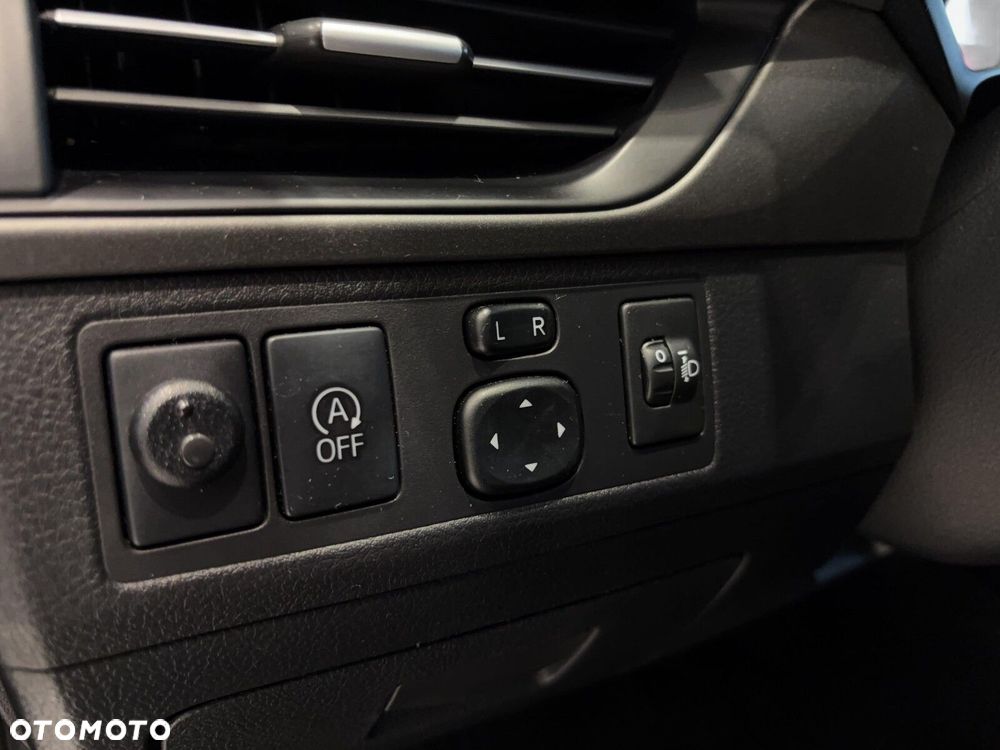 Toyota Avensis 1.6 D-4D Active - 16