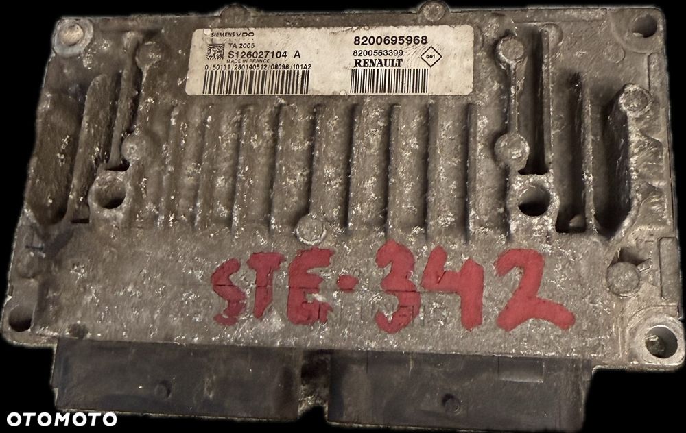 Sterownik KOMPUTER SILNIKA ECU Renault  8200695968 - 1