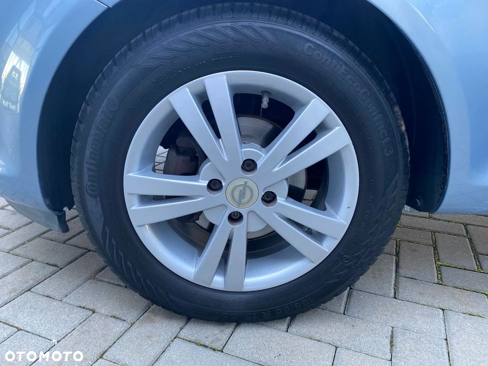 Opel Corsa 1.2 16V Essentia - 19