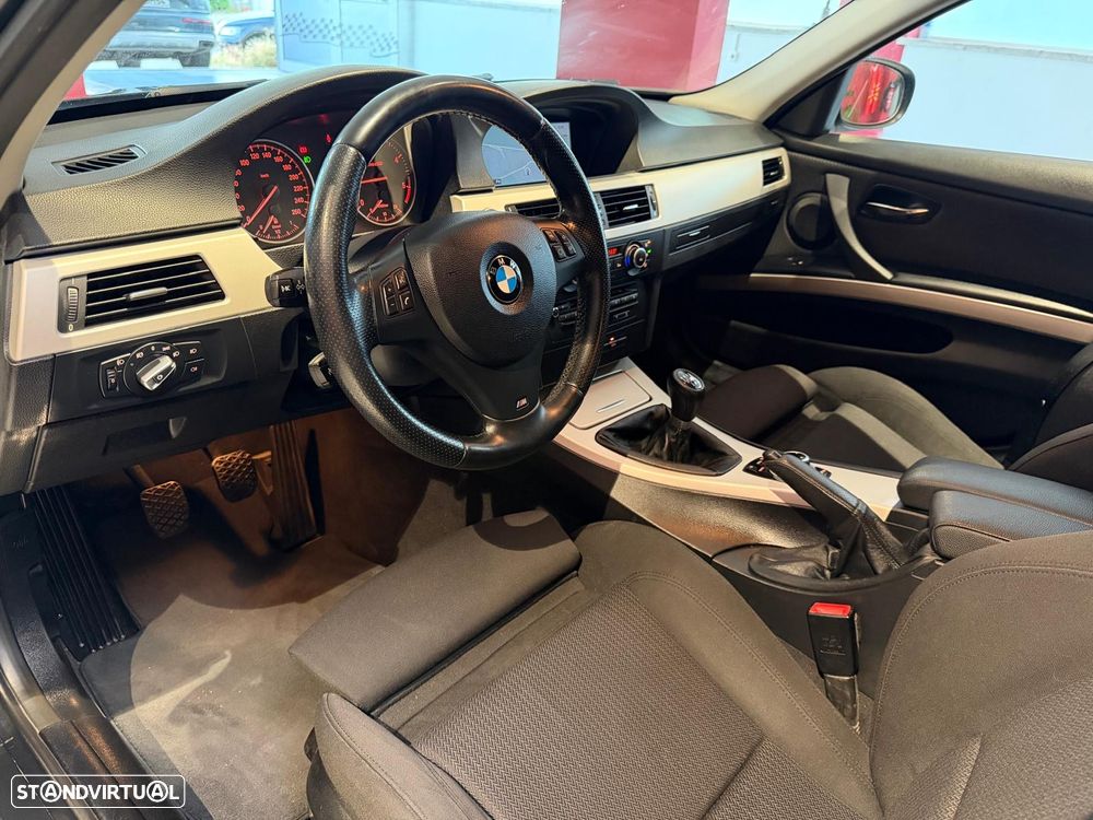 BMW 320 d EfficientDynamics Navigation - 9