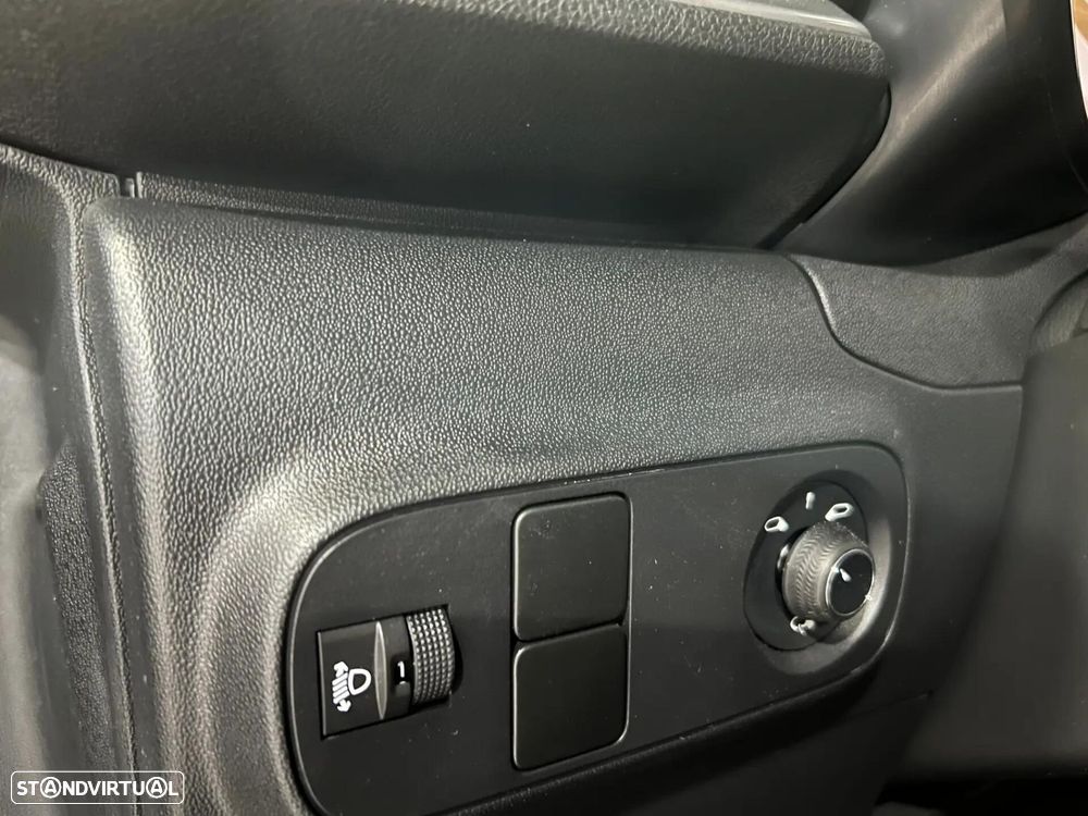 Citroën C3 1.2 PureTech C-Series - 23