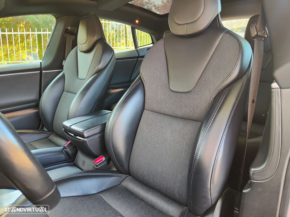 Tesla Model S Long Range AWD - 23