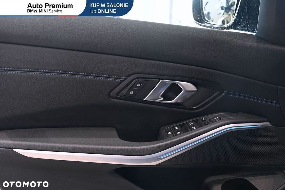BMW Seria 3 318i - 12