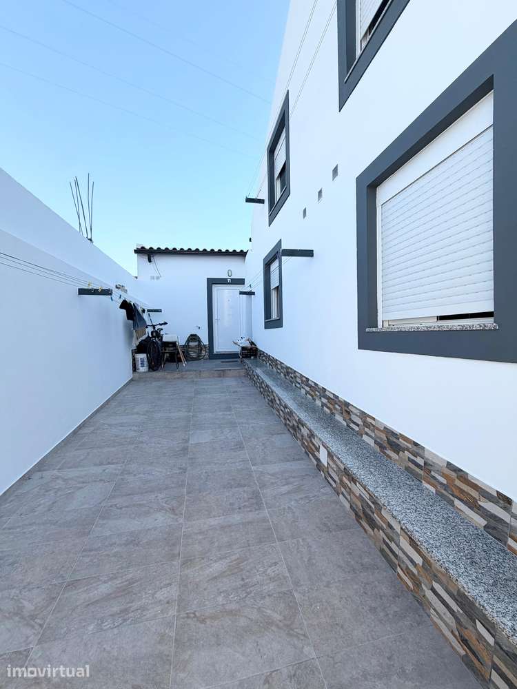 Prédio de Investimento com 11 Casas | Arroja, Odivelas - Grande imagem: 2/12