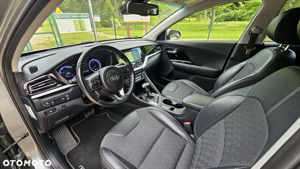 Kia Niro 1.6 GDI 2WD Edition 7 - 25