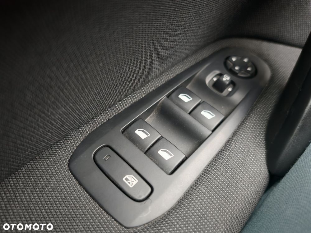 Peugeot 308 1.2 PureTech Active Pack S&S EAT8 - 17