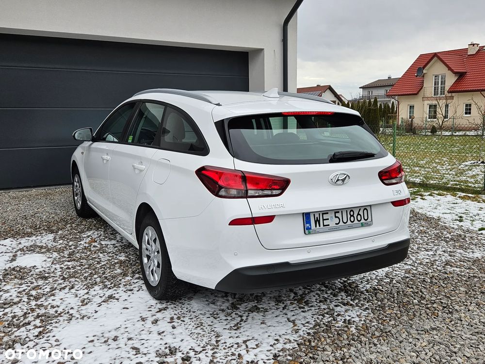 Hyundai i30 1.5 DPI Classic + - 20