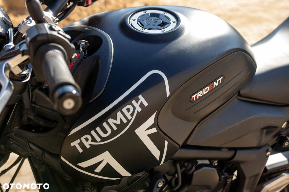 Triumph Trident - 17