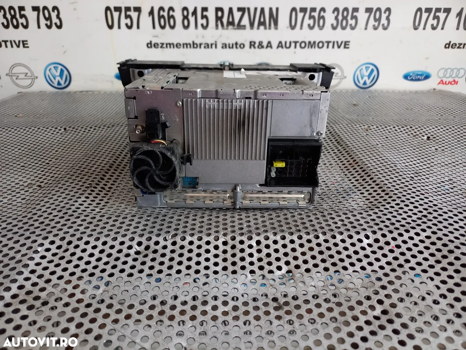 Modul Unitate Radio CD Navigatie Bmw X5 X6 E70 E71 CCC Cod  - Dezmembrari Arad - 3