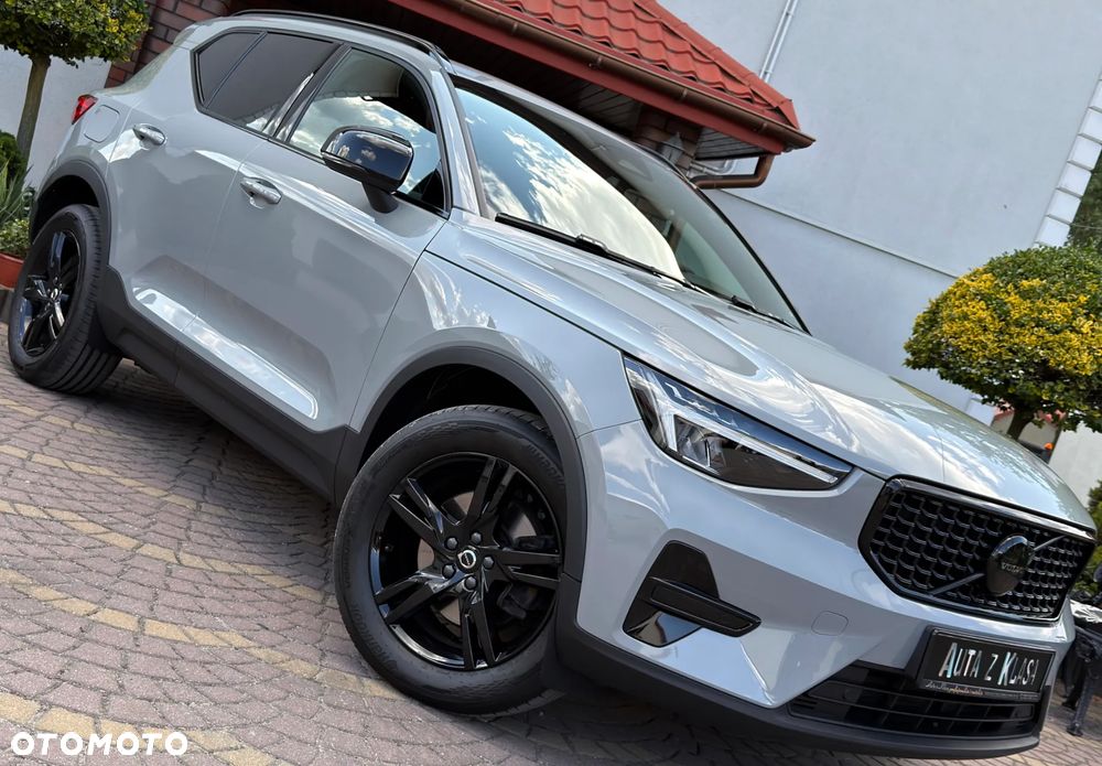 Volvo XC 40 B3 B DKG Ultra Black Edition - 4