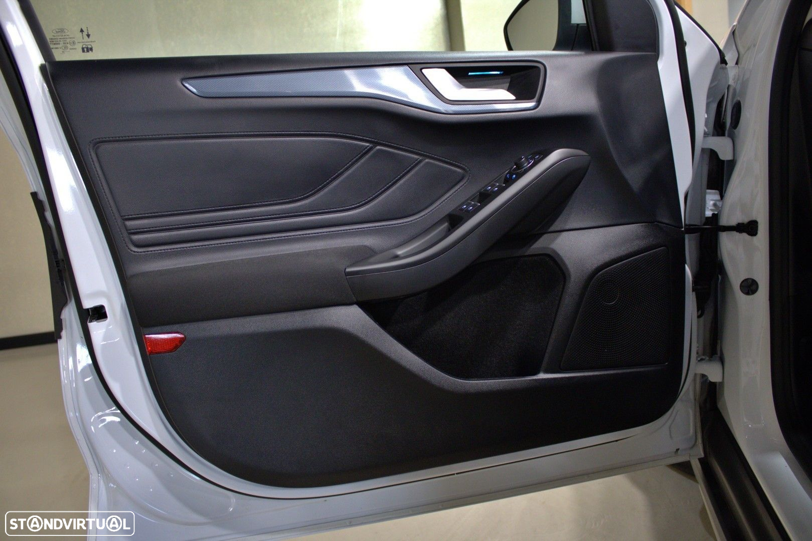 Ford Focus 1.0 EcoBoost MHEV Active X - 19