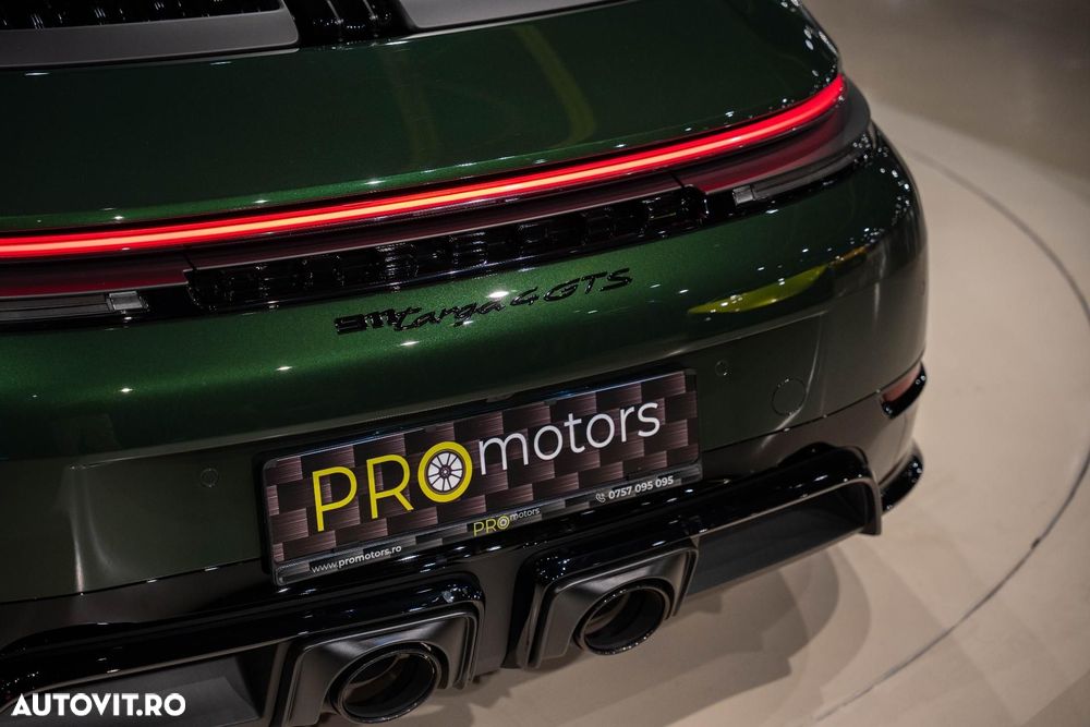 Porsche 911 Targa 4 GTS PDK - 35