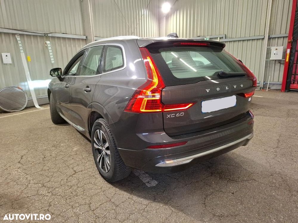 Volvo XC 60 T6 AWD Recharge Geartronic Inscription - 4