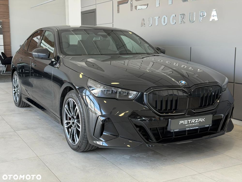 BMW Seria 5 520d xDrive mHEV M Sport - 3