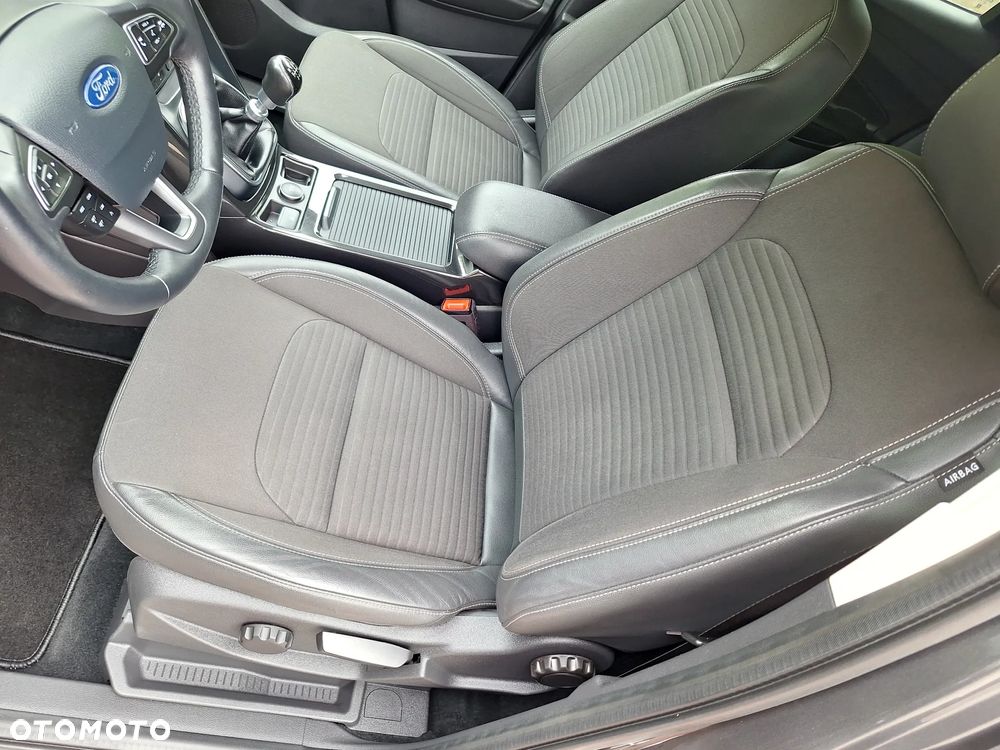 Ford Kuga 1.5 EcoBoost 2x4 Titanium - 21