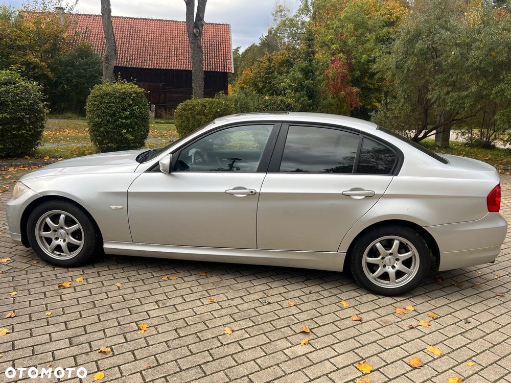 BMW Seria 3 318i - 9
