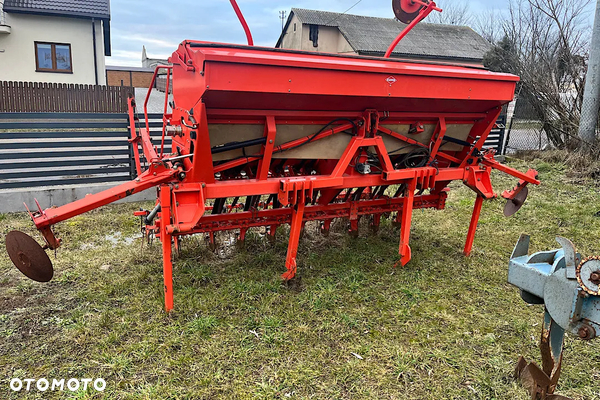 Kuhn Integra 3000