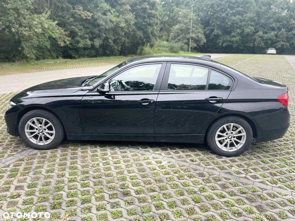 BMW Seria 3 318d Sport Line Shadow - 11