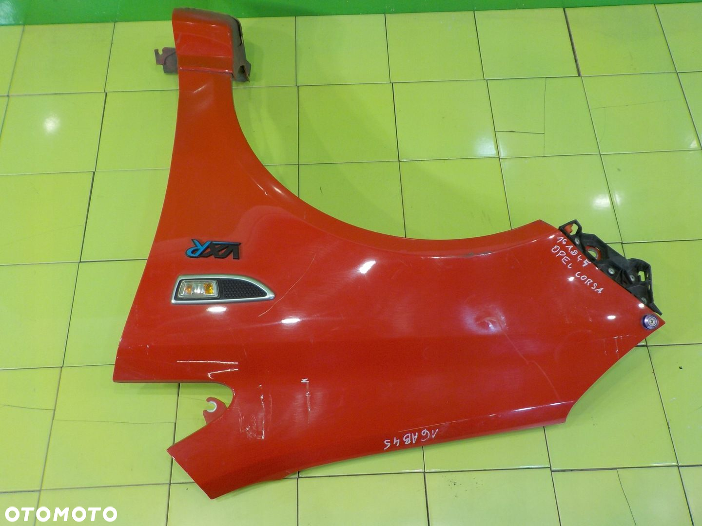 OPEL CORSA D VXR 1.6 T 10r HB 5D blotnik lewy przod - 2