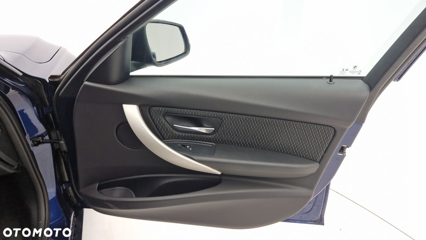 BMW Seria 3 320d Advantage - 19
