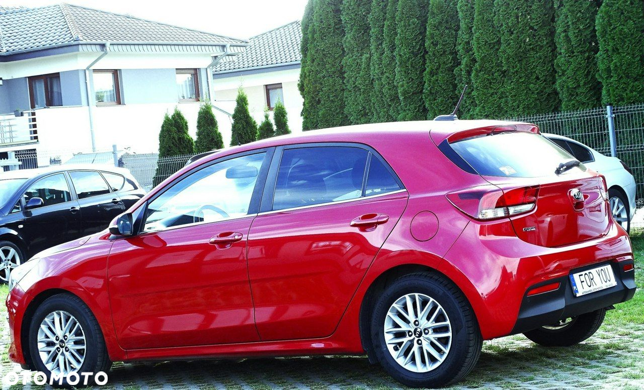 Kia Rio - 8