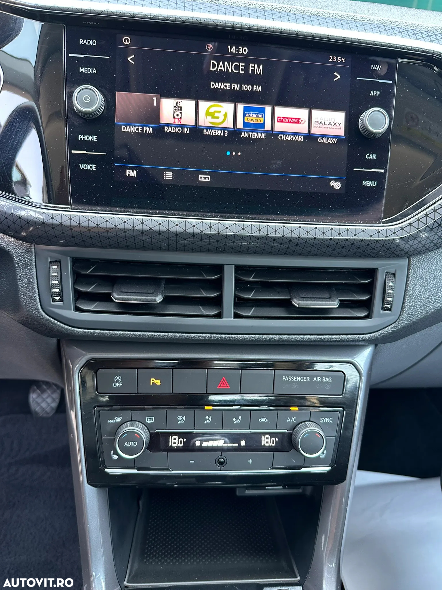 Volkswagen T-Cross 1.6 TDI SCR Style - 34
