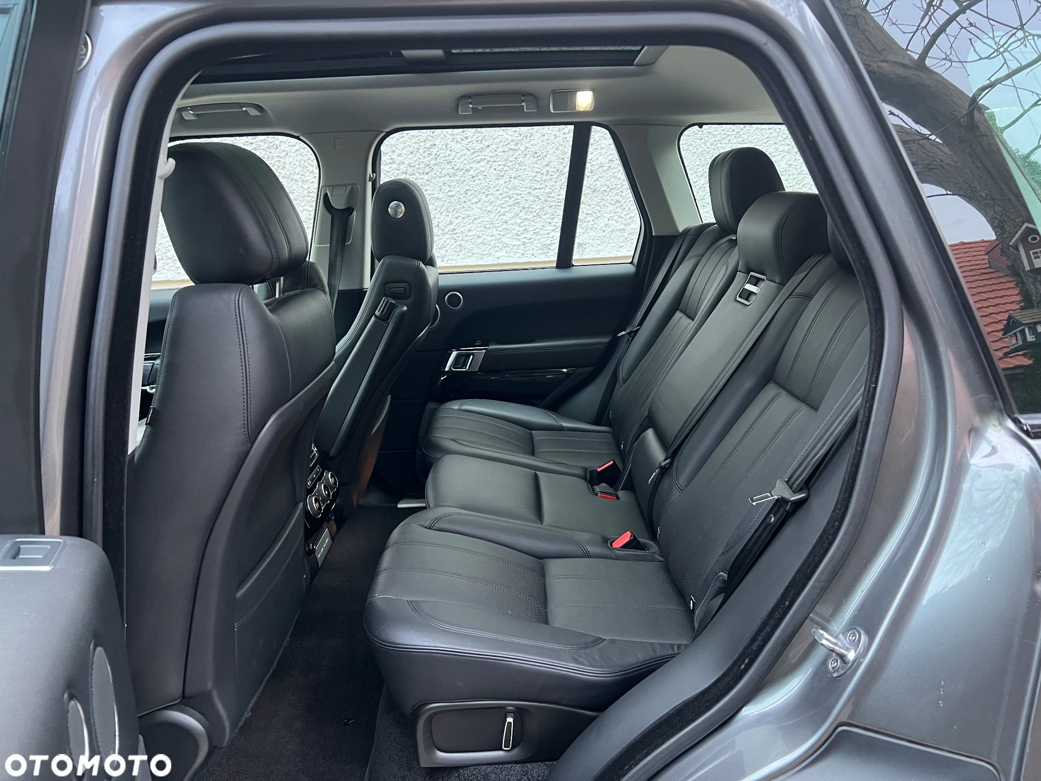 Land Rover Range Rover 4.4SD V8 LWB Vogue - 36