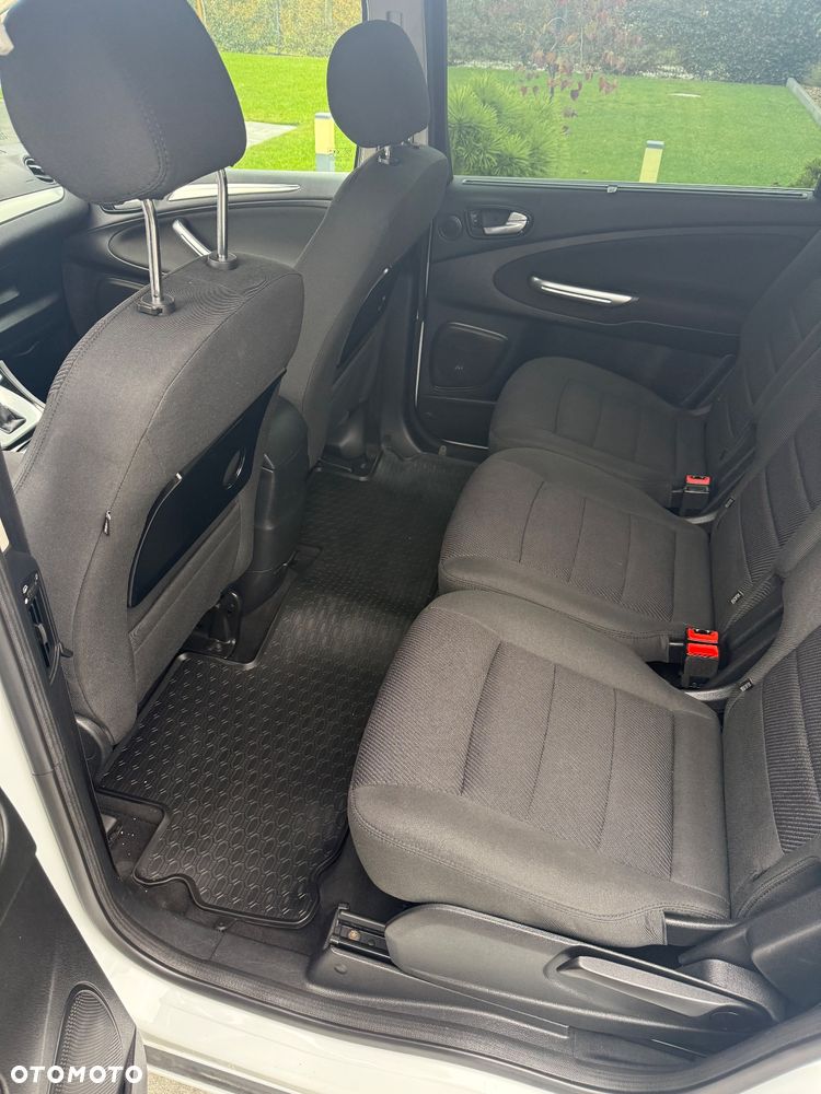 Ford S-Max - 8