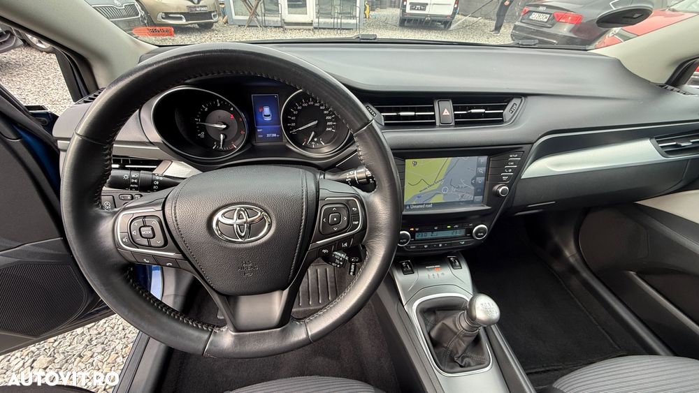 Toyota Avensis 2.0 D-4D Executive - 10