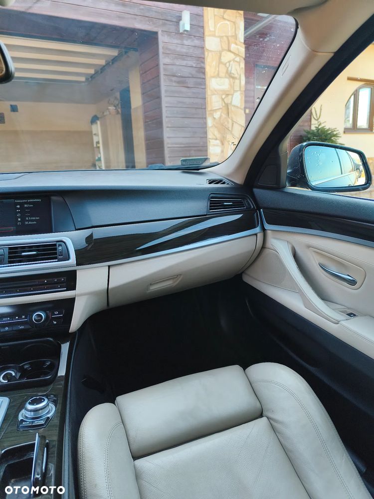 BMW Seria 5 525d xDrive Sport-Aut Luxury Line - 21