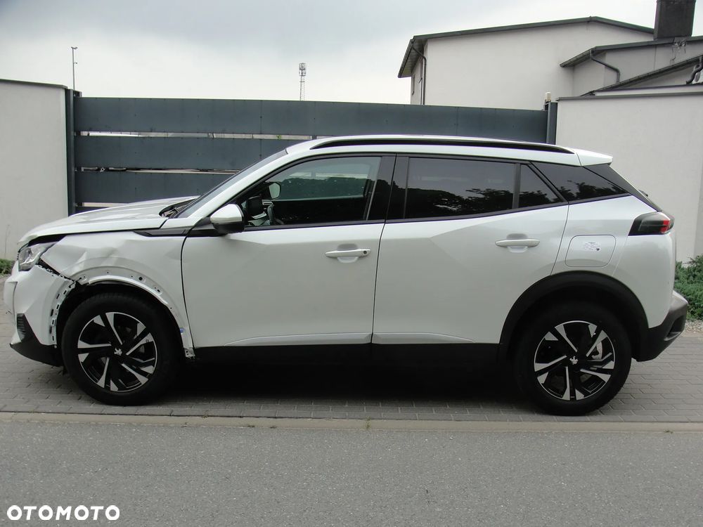 Peugeot 2008 1.2 Pure Tech Allure S&S - 17