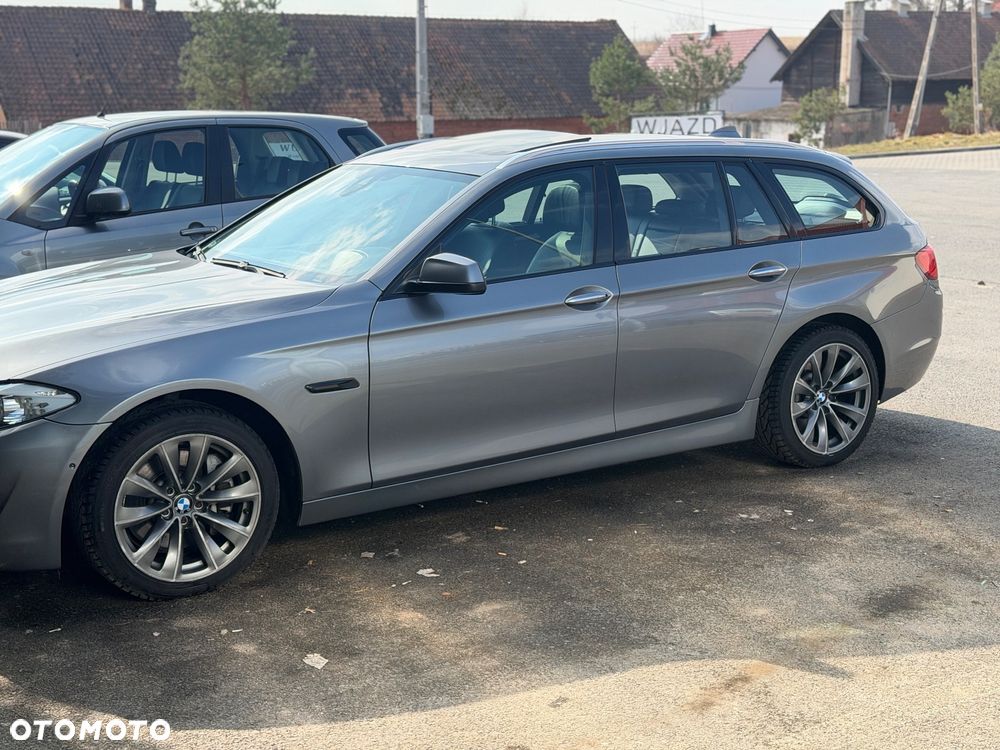 BMW Seria 5 525d xDrive Sport-Aut - 12