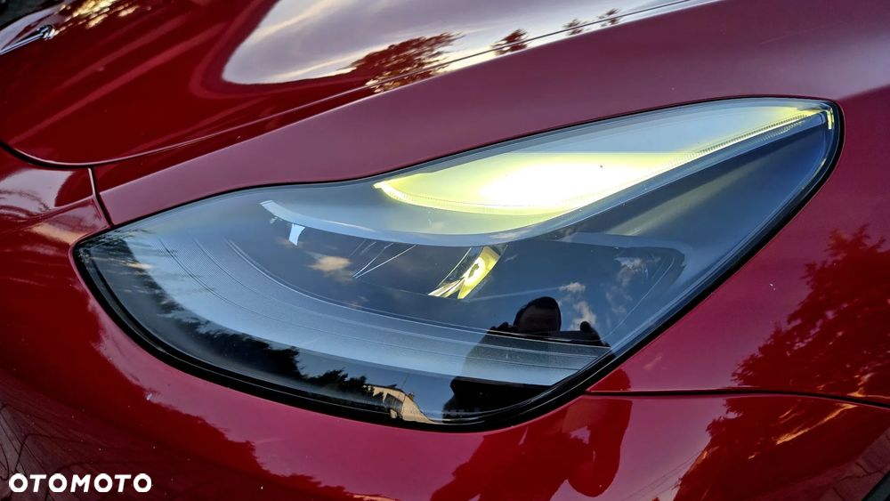 Tesla Model Y Long Range Dual Motor AWD - 5
