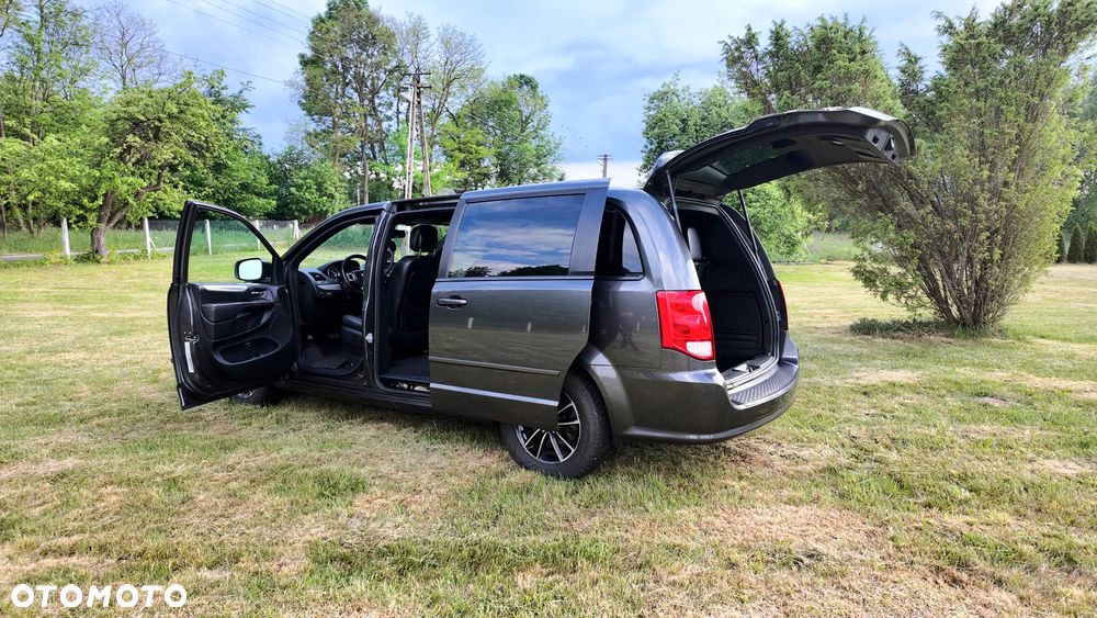 Dodge Grand Caravan - 13