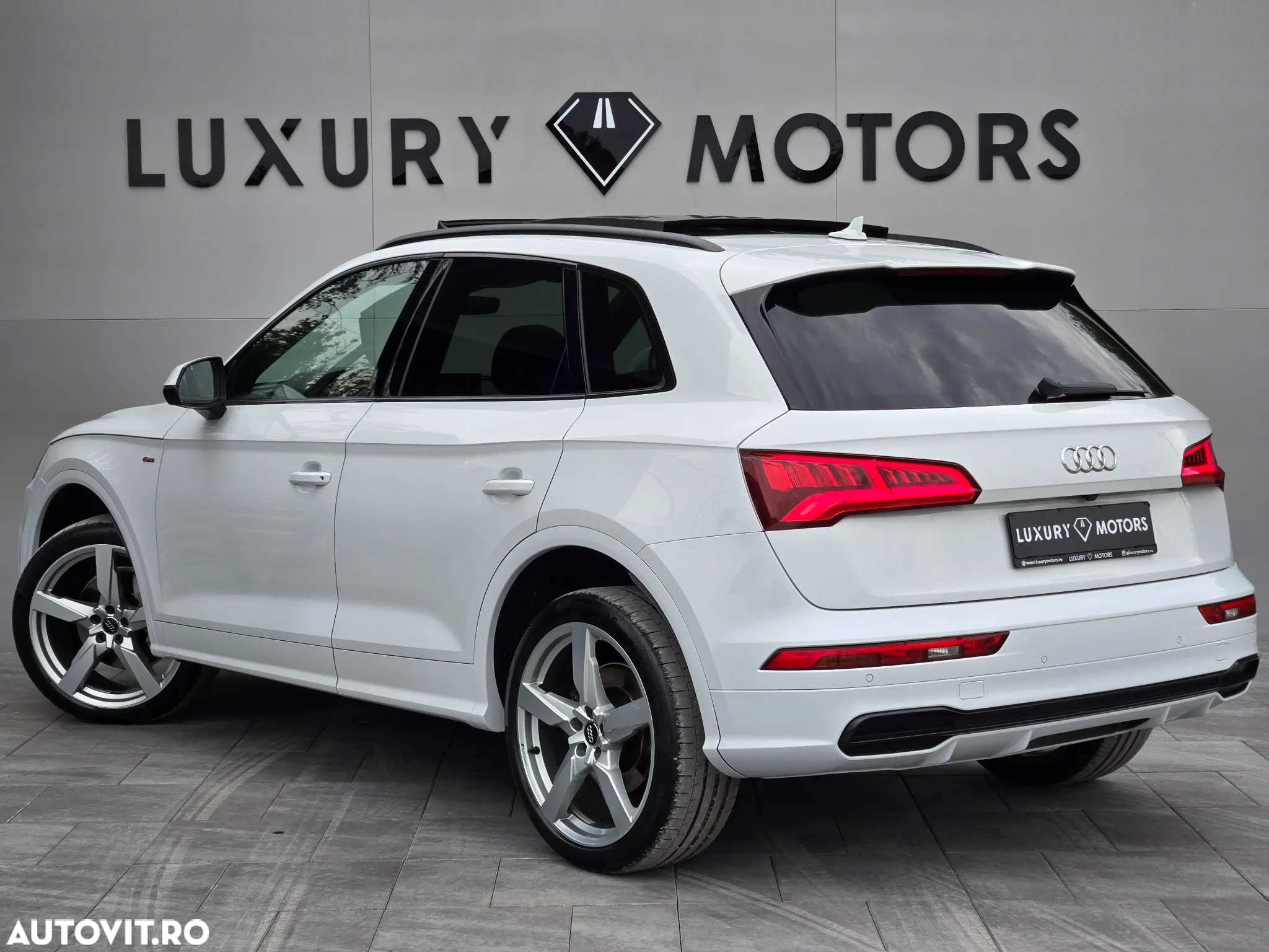 Audi Q5 40 TDI quattro S tronic sport - 4